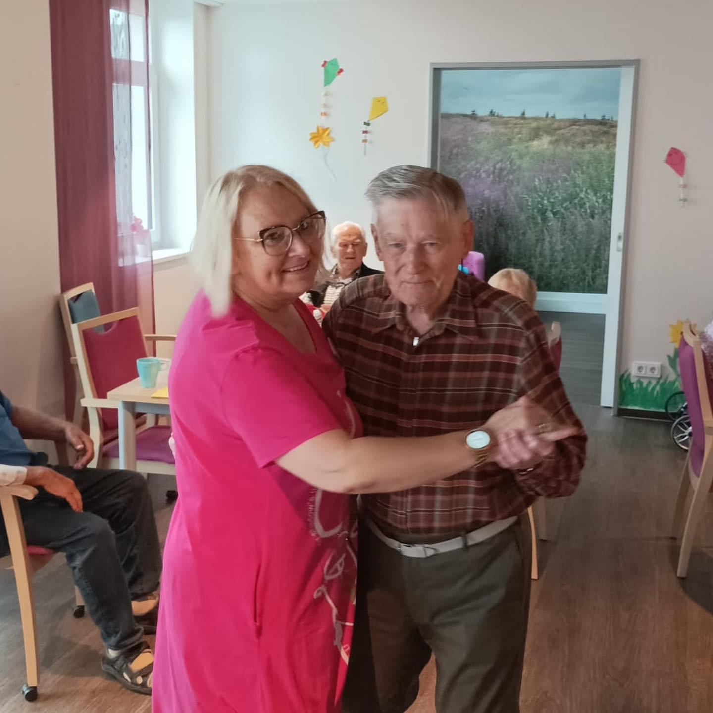 Geschenkübergabe Karlheinz Hauser